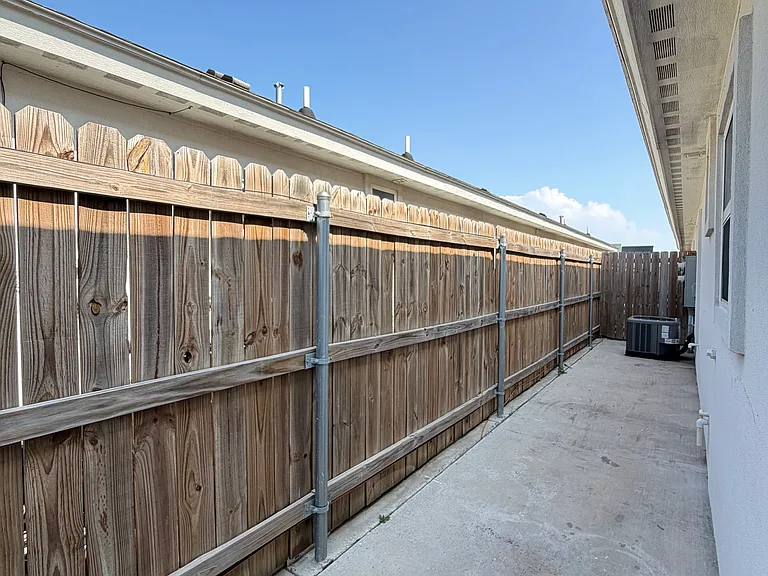 909 W Carmel Ave #2 — Photo 15