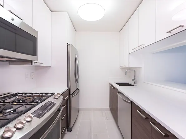 240 East 86th Street image 5 of 15