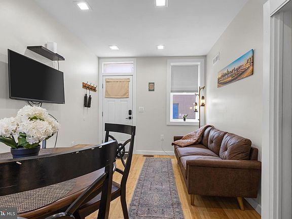 4th image of 1310 Gough St