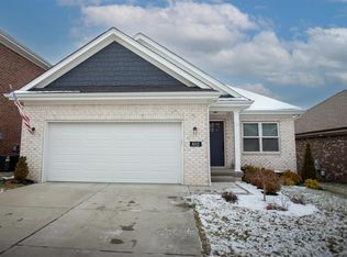 8112 Cedar Crest Ln, Louisville, KY 40291