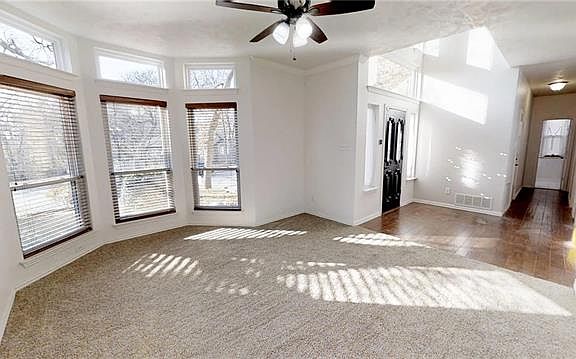3rd image of 3508 Creekside Ct