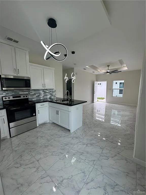 2 bed, 2.0 bath, 3970 sqft, $1,100 — Photo 4