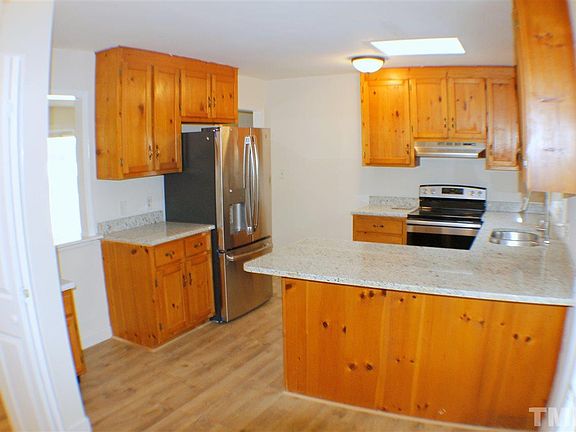 3rd image of 617 Lindley Dr