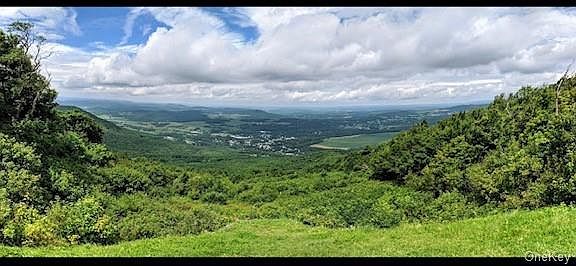 5th image of Sky View Dr