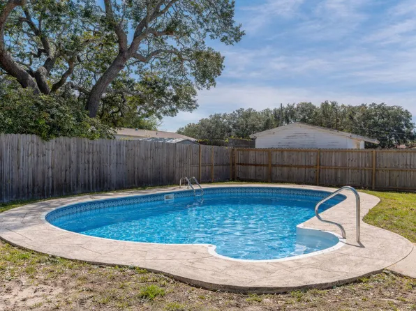 12 11th St, Shalimar, FL 32579