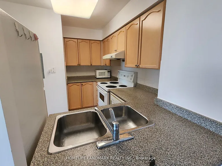 8 Hillcrest Ave #1711 — Photo 4