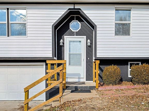 4th image of 3217 Grandview Dr