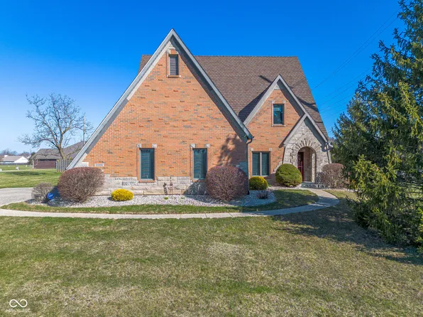 2406 Chrystal Woods Dr, Kokomo, IN 46901