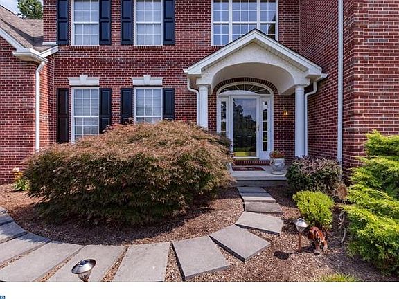 4th image of 43 Serenity Cir