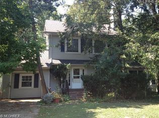1558 Crest Rd, Cleveland Heights, OH 44121