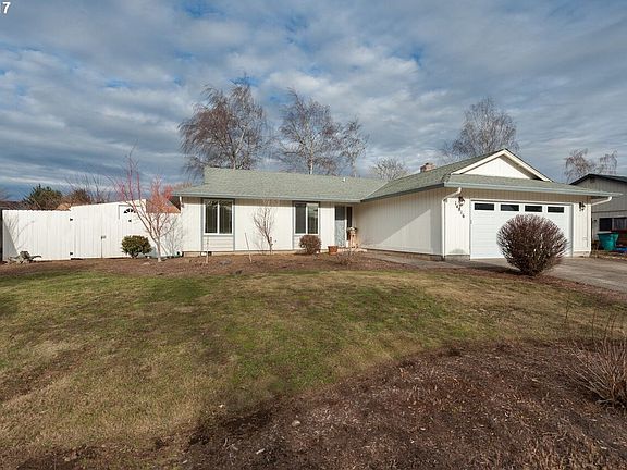 3rd image of 14816 SE McGillivray Blvd