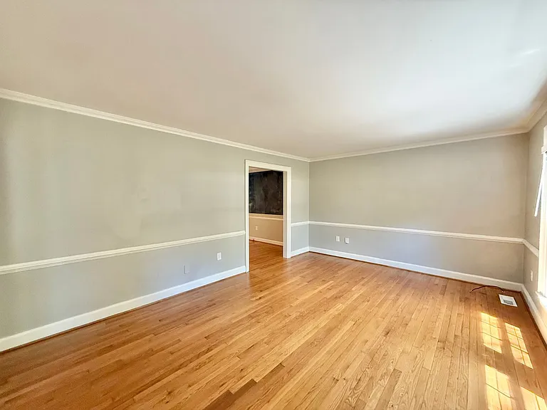 808 Buckle Ct — Photo 5