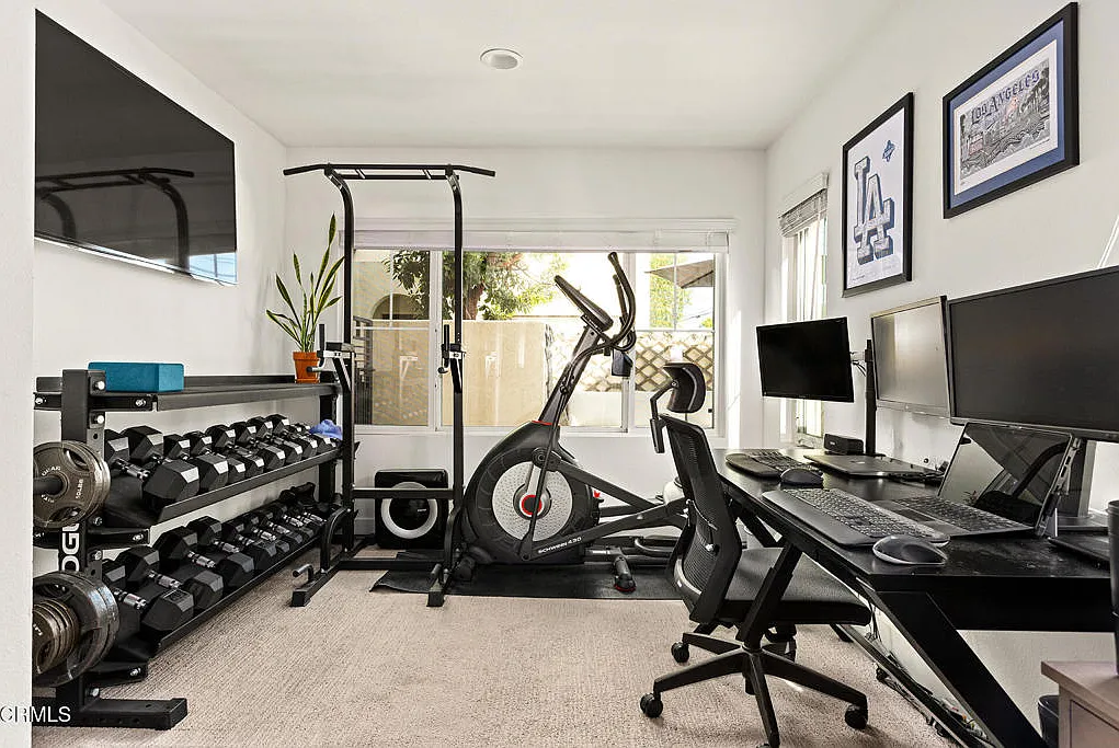 3 bed, 3.5 bath, 1693 sqft, $4,500 — Photo 3