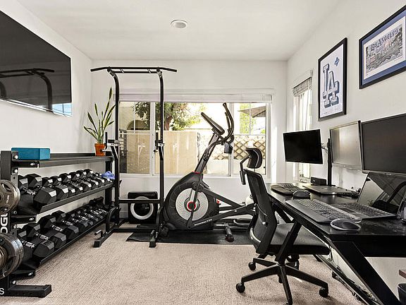3rd image of 2931 W Exposition Pl Unit 1