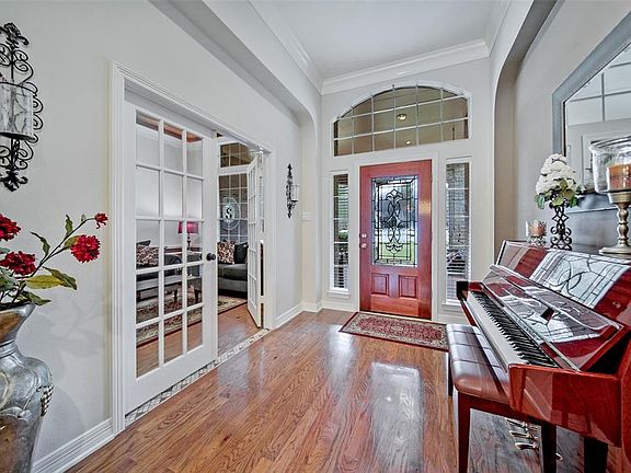 3rd image of 33310 White Oak Ct
