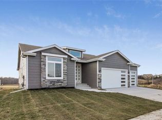 170 Bailey Cir, Waukee, IA 50263