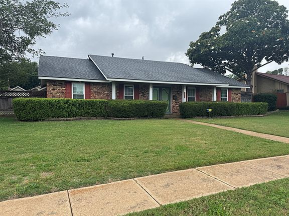 2nd image of 3818 Twin Falls St