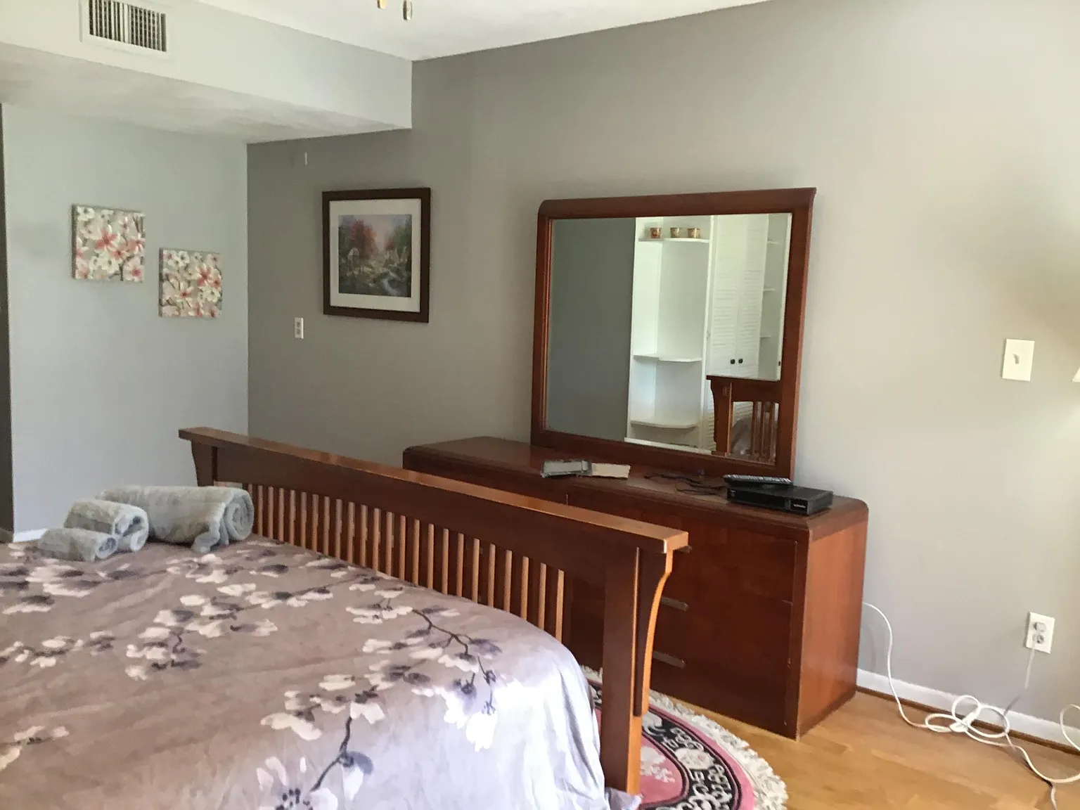 2 bed, 1070 sqft, $1,100 — Photo 1