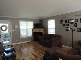 211 Taylor Ave, Jamestown, TN 38556