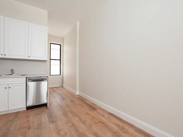 46 E 7th St #11 — Photo 3