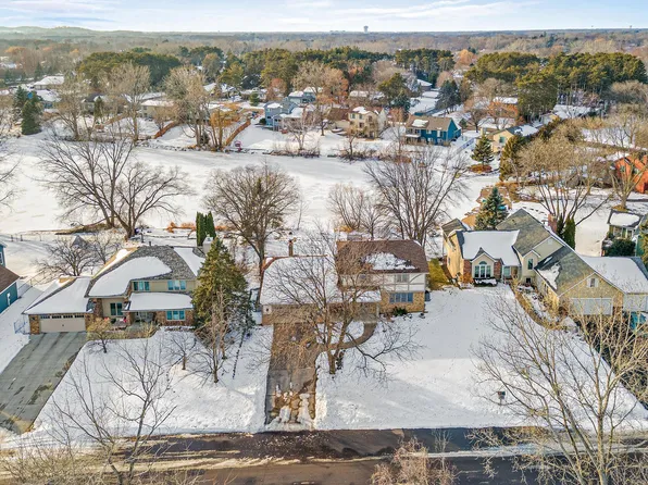 5815 Turtle Lake Rd, Shoreview, MN 55126