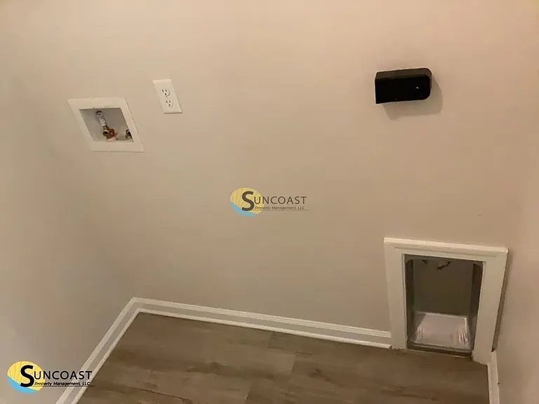 8113 Lanette St — Photo 15