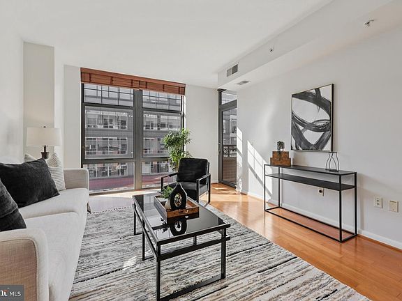 5th image of 1021 Garfield St #819