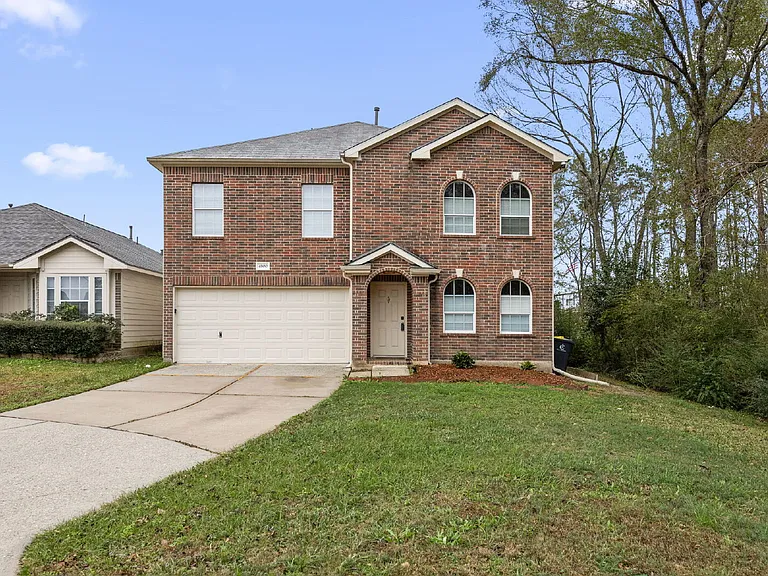 4500 Upland Circle Dr — Photo 1