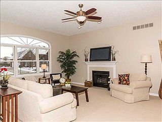3rd image of 10435 Woods Edge Dr