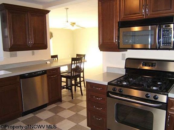 2nd image of 896 Riverview Dr