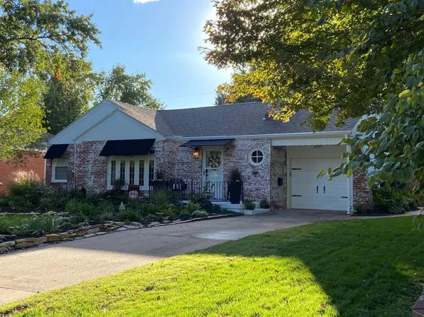 215 N Ridgewood Dr, Wichita, KS 67208