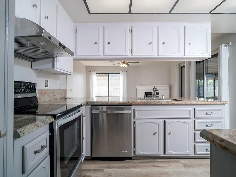8733 Elford Ct — Photo 10