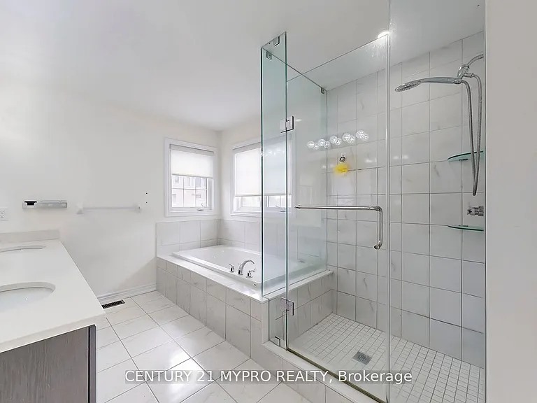 13 N Rexford Dr — Photo 17