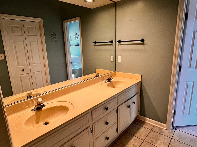 611 Chandler Ct — Photo 10