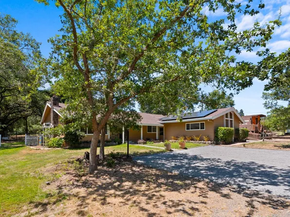 8191 Appian Way, Sebastopol, CA 95472