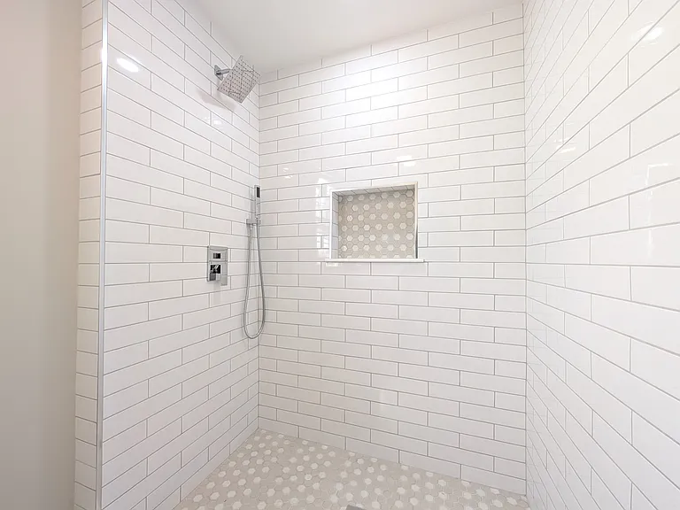 22 Somme St #3 — Photo 12