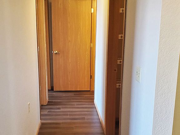 3rd image of 1021 N Garden St