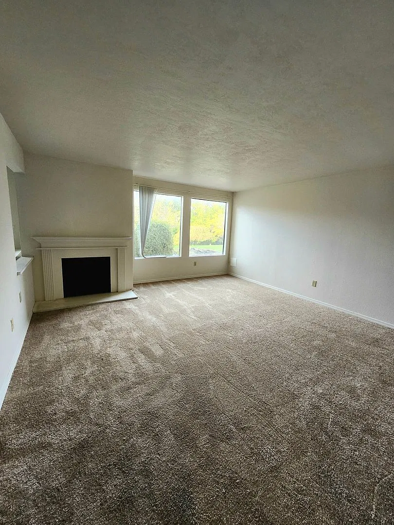 303 Gage Blvd — Photo 2