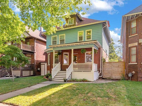 2nd image of 3910 Avery St
