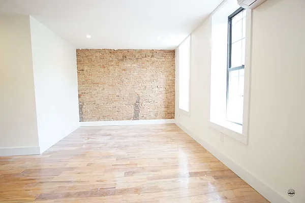 Rented by Lofts and Flats LLC | media 47