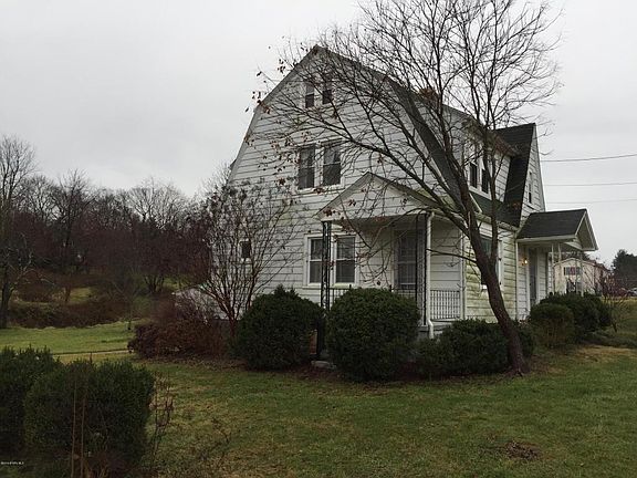 4th image of 560 College St