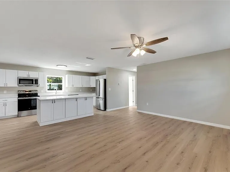 660 Flamingo Dr — Photo 2
