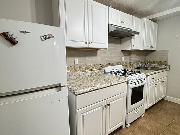 2nd image of 15 Newberry Ave #Basement