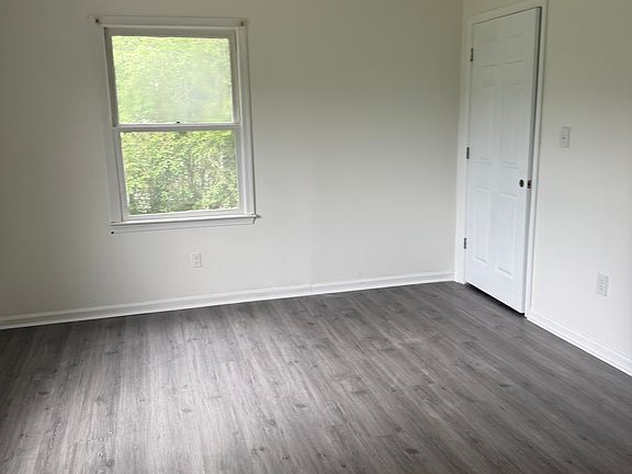 4th image of 612 Lexington Tpke #101