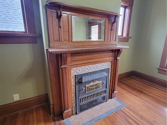 5th image of 2315 Felix St