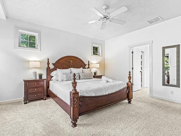 246 W Colchester Dr — Photo 33