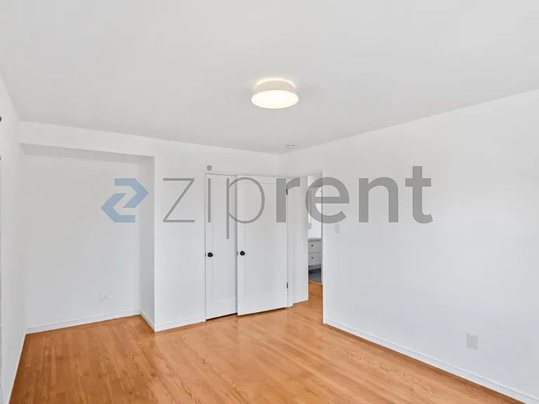 905 61st St #905 — Photo 17
