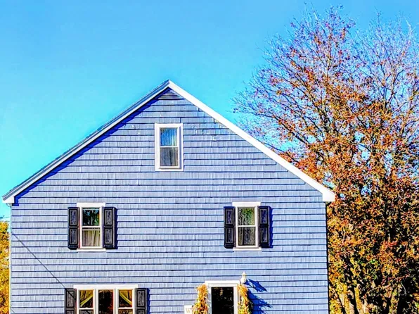 63 Gardner Rd, Hubbardston, MA 01452