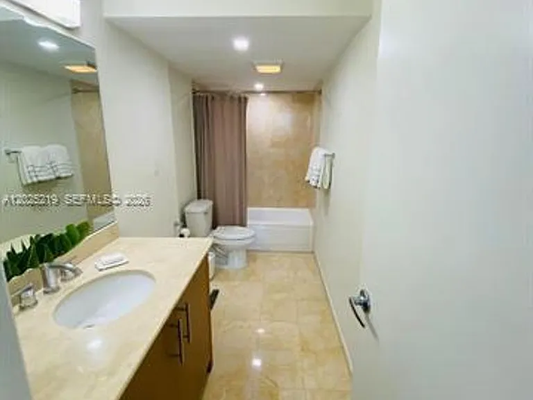 10275 Collins Ave #324 — Photo 11