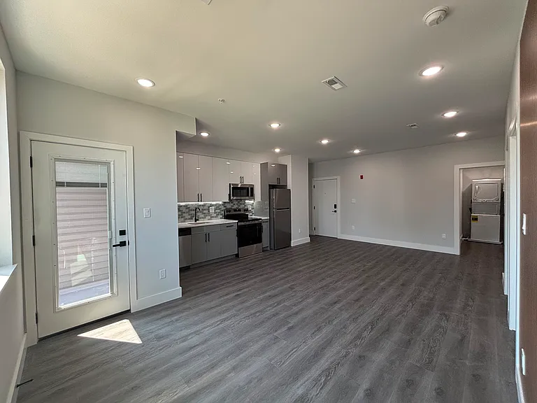 1108 W Dauphin St #1B — Photo 9